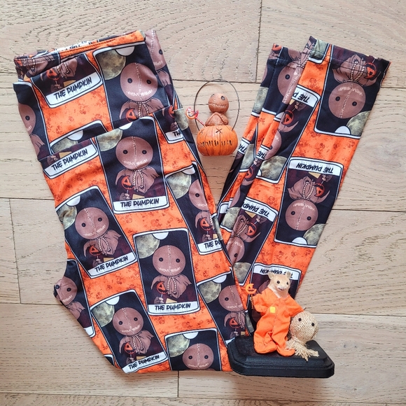 Sam Tarot (Semi-Exclusive) - High-quality Handcrafted Vibrant Leggings - Picture 3 of 4